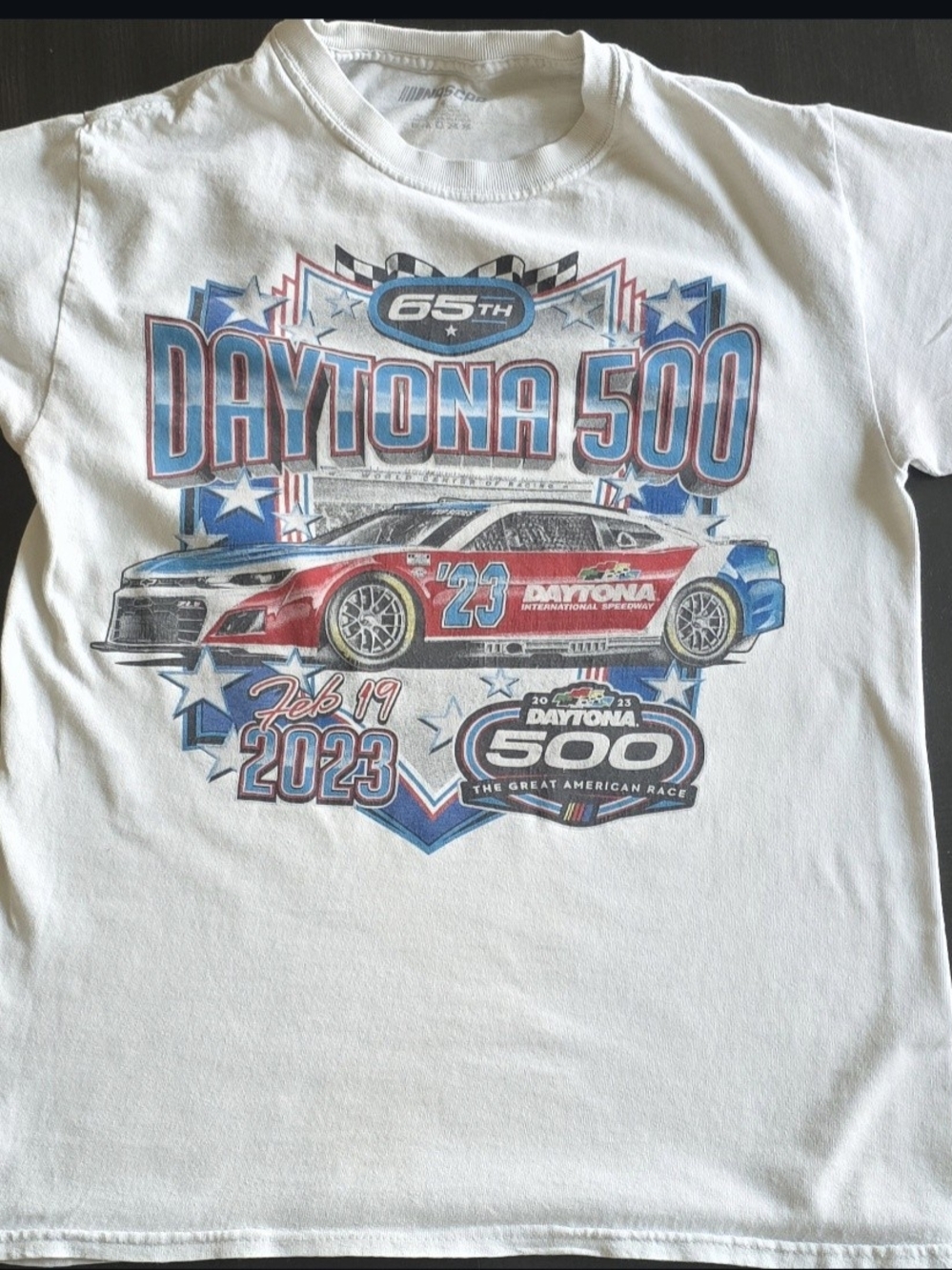 Nascar Daytona 500 White  Tee with Red & Blue Racing Graphic